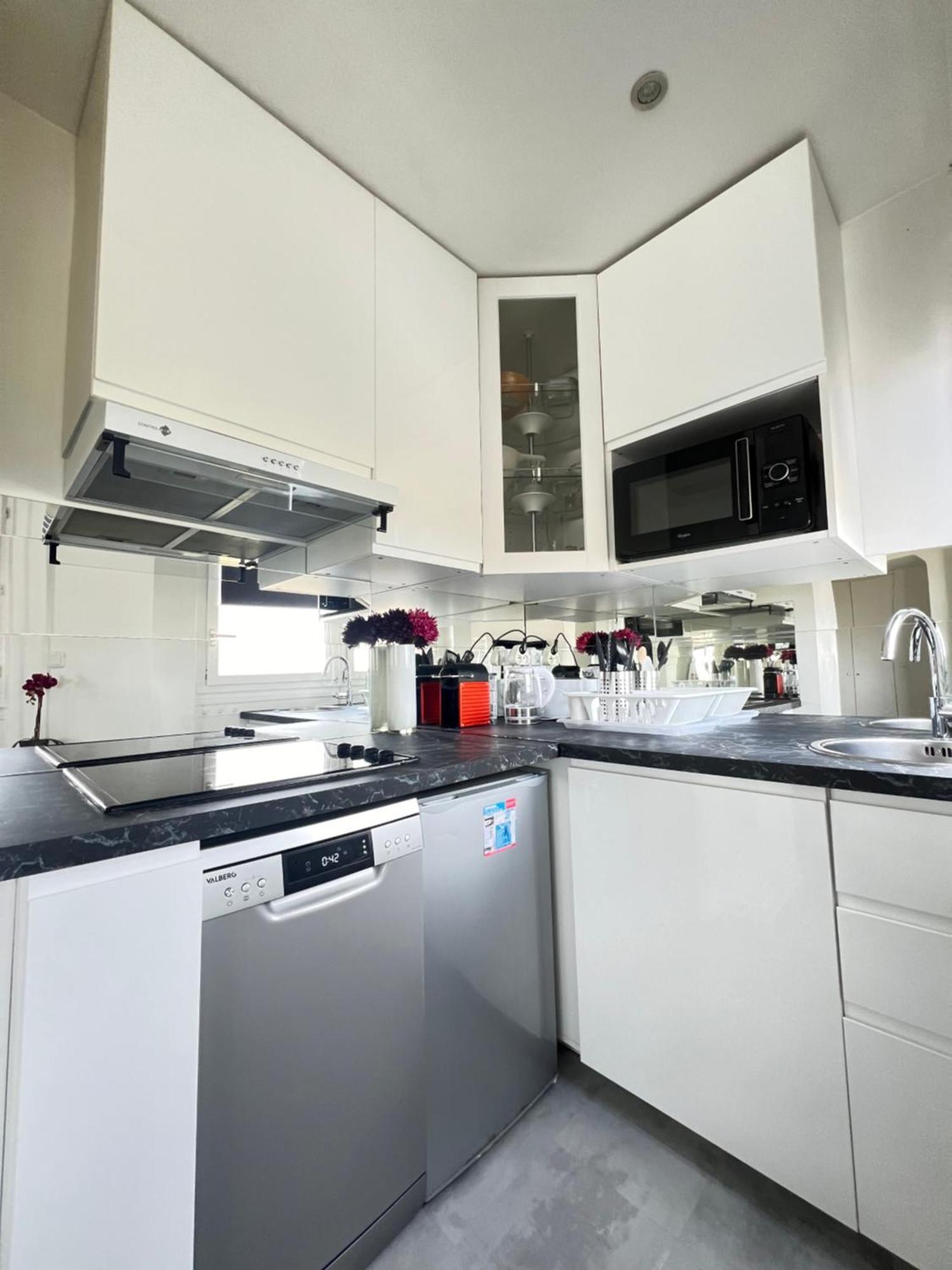 Apartment Home In Paris With View, 15Min Direct To Center Buitenkant foto