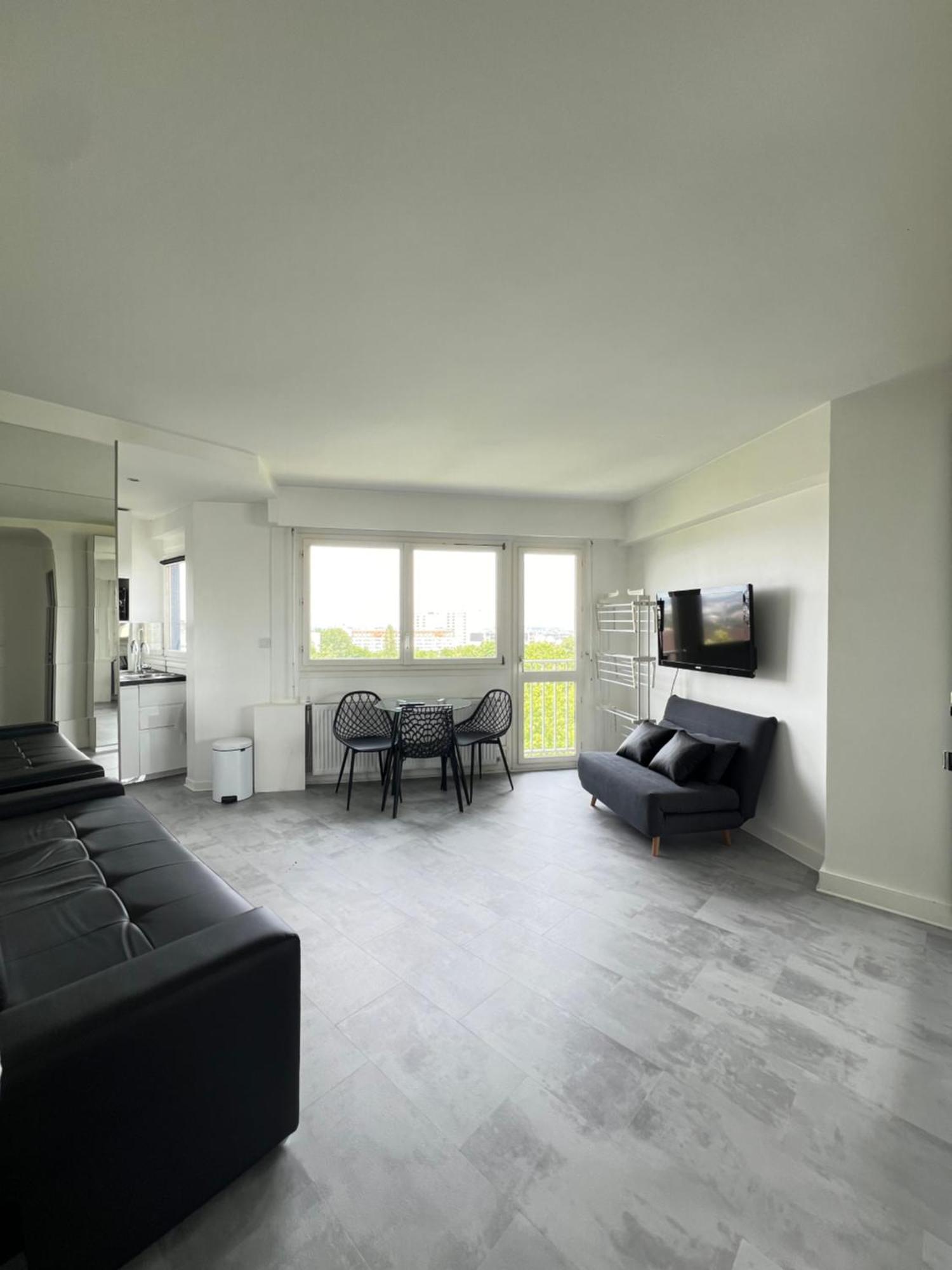 Apartment Home In Paris With View, 15Min Direct To Center Buitenkant foto