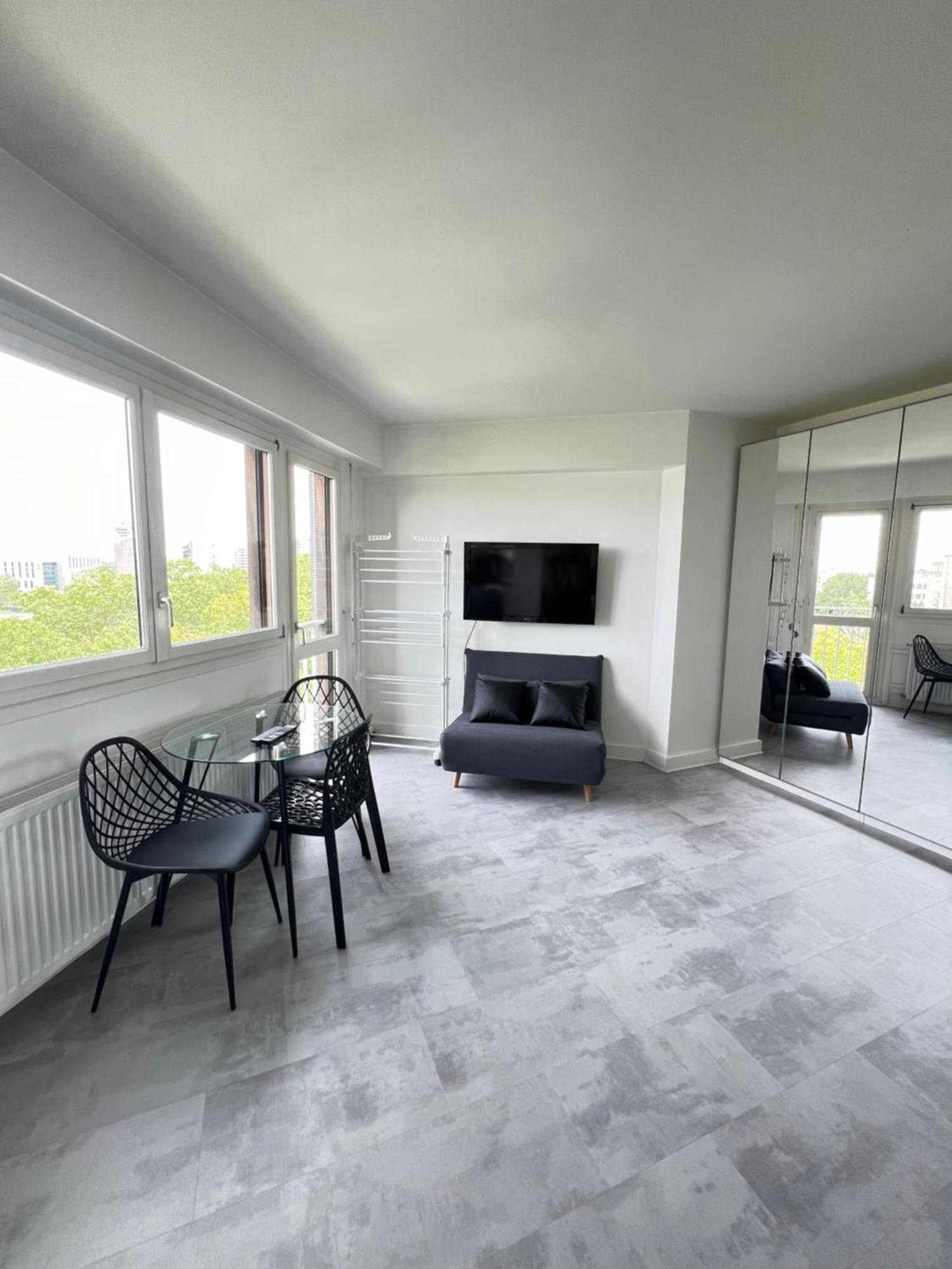 Apartment Home In Paris With View, 15Min Direct To Center Buitenkant foto